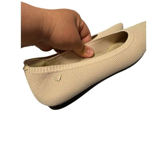 Vivaia size 7.5 (38.5) pointed toe flats cream ivory washable - EUC - Picture 5 of 8